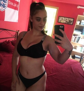 szexpartner Izabella +36 70 / 261-6097