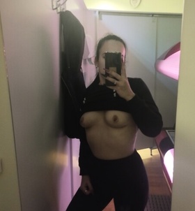 szexpartner Nelly +36 30 / 218-0227