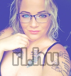 szexpartner Nicky +36 20 / 610-3897