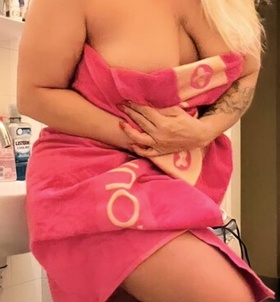 szexpartner NinaMilf +36 70 / 359-4876