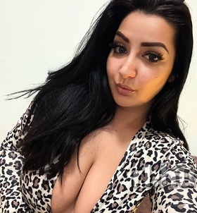 szexpartner Rebeka +36 70 / 597-4870