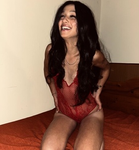 szexpartner Tinababa +36 70 / 258-0002